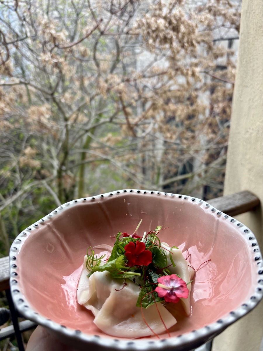 Poisson mariné, assiette rose
